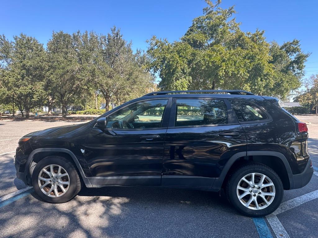 2015 Jeep Cherokee Sport